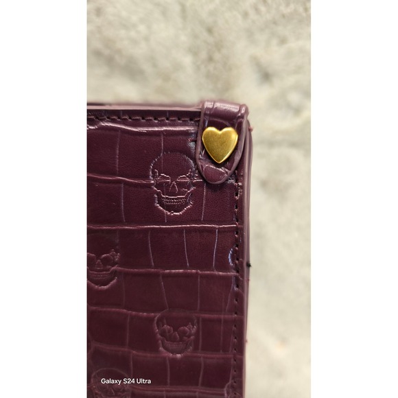 Betsey Johnson Plum Skull Embossed Croc Tote Bag – Gold Chain Straps – NWT - Picture 3 of 14